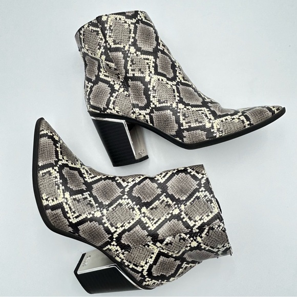 Sam Edelman Cal Ankle Boot Womens US SIze 9M Snake Print Point Toe Zip Festival - Picture 2 of 12